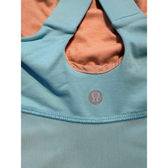 Lululemon Blue Racerback Mesh Panel Tank Top Built In Bra Size 6 Yoga Gym - Picture 6 of 6